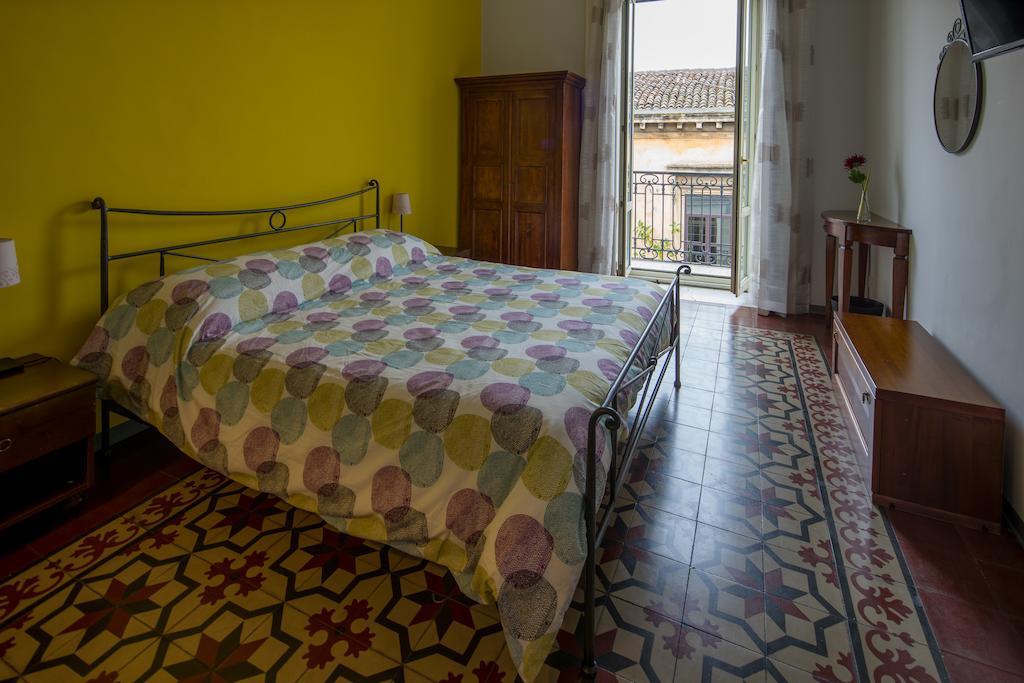Aida Bed & Breakfast Catania Bagian luar foto